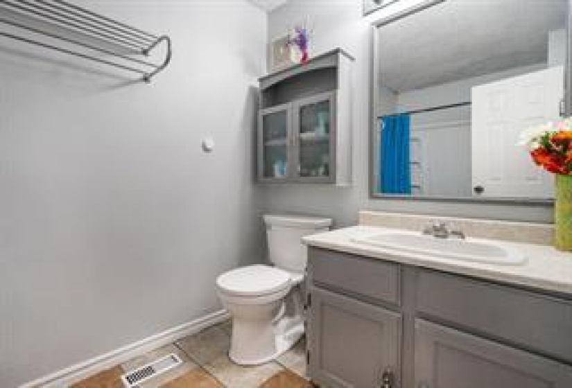 47 Laurent, 2 Bedrooms Bedrooms, 8 Rooms Rooms,2 BathroomsBathrooms,Residential,For Sale,Laurent