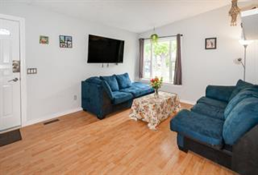 47 Laurent, 2 Bedrooms Bedrooms, 8 Rooms Rooms,2 BathroomsBathrooms,Residential,For Sale,Laurent
