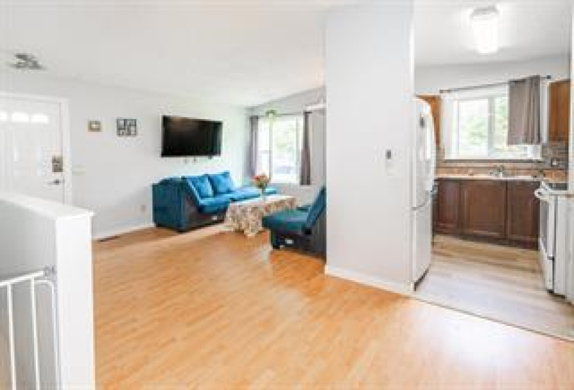 47 Laurent, 2 Bedrooms Bedrooms, 8 Rooms Rooms,2 BathroomsBathrooms,Residential,For Sale,Laurent