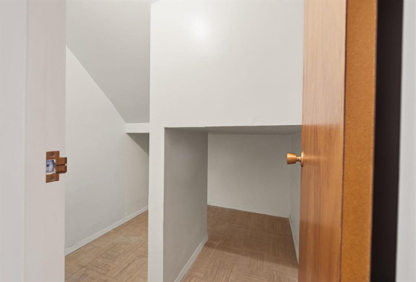 3467 Portage, 2 Bedrooms Bedrooms, 6 Rooms Rooms,1 BathroomBathrooms,Condominium,For Sale,Portage