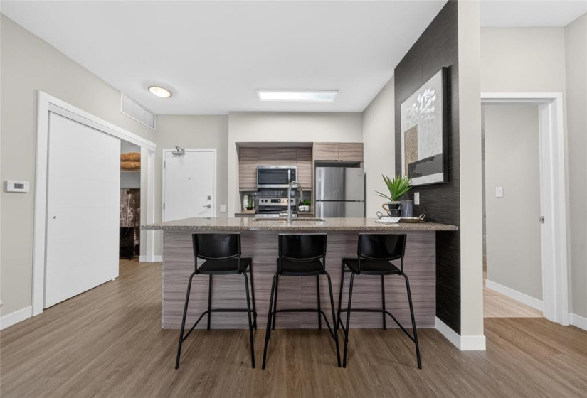 kitchen bar stools can stay