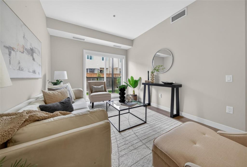 50 Philip Lee, 2 Bedrooms Bedrooms, 5 Rooms Rooms,1 BathroomBathrooms,Condominium,For Sale,Philip Lee