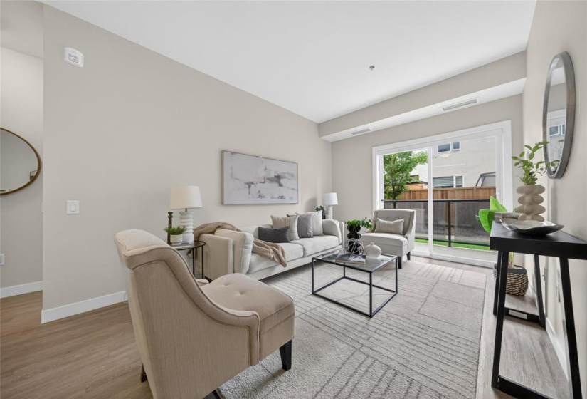 50 Philip Lee, 2 Bedrooms Bedrooms, 5 Rooms Rooms,1 BathroomBathrooms,Condominium,For Sale,Philip Lee