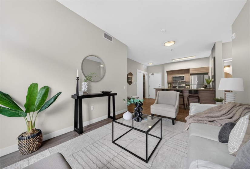 50 Philip Lee, 2 Bedrooms Bedrooms, 5 Rooms Rooms,1 BathroomBathrooms,Condominium,For Sale,Philip Lee