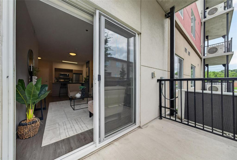 50 Philip Lee, 2 Bedrooms Bedrooms, 5 Rooms Rooms,1 BathroomBathrooms,Condominium,For Sale,Philip Lee