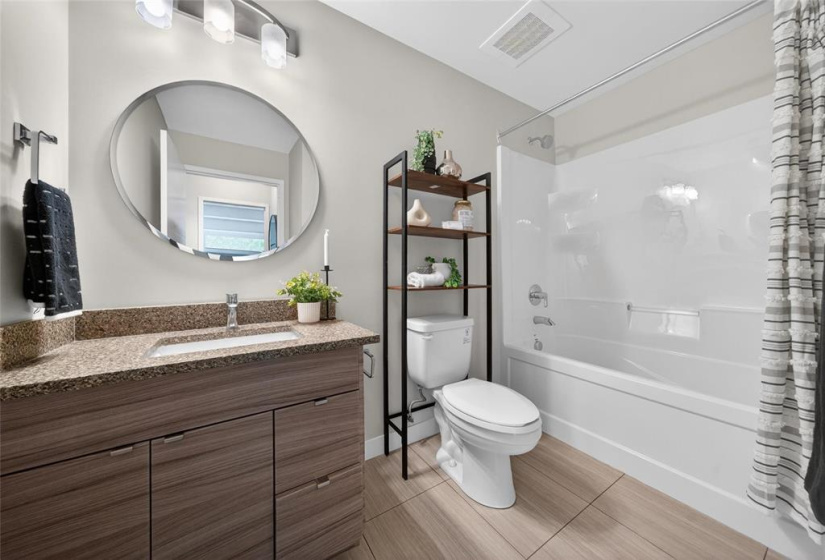 50 Philip Lee, 2 Bedrooms Bedrooms, 5 Rooms Rooms,1 BathroomBathrooms,Condominium,For Sale,Philip Lee