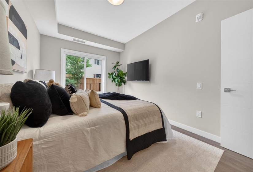 50 Philip Lee, 2 Bedrooms Bedrooms, 5 Rooms Rooms,1 BathroomBathrooms,Condominium,For Sale,Philip Lee