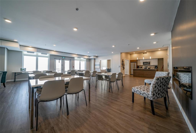 50 Philip Lee, 2 Bedrooms Bedrooms, 5 Rooms Rooms,1 BathroomBathrooms,Condominium,For Sale,Philip Lee
