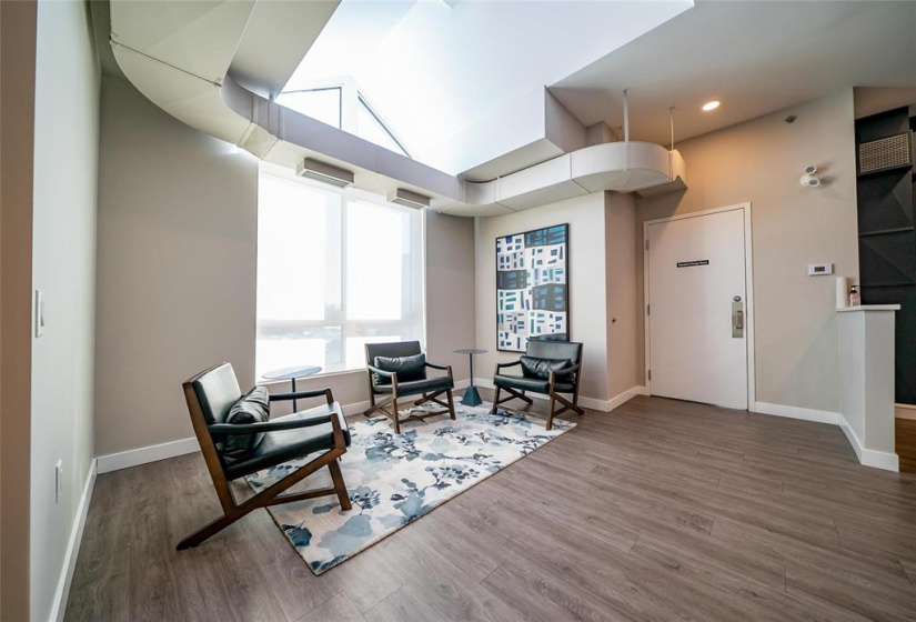 50 Philip Lee, 2 Bedrooms Bedrooms, 5 Rooms Rooms,1 BathroomBathrooms,Condominium,For Sale,Philip Lee