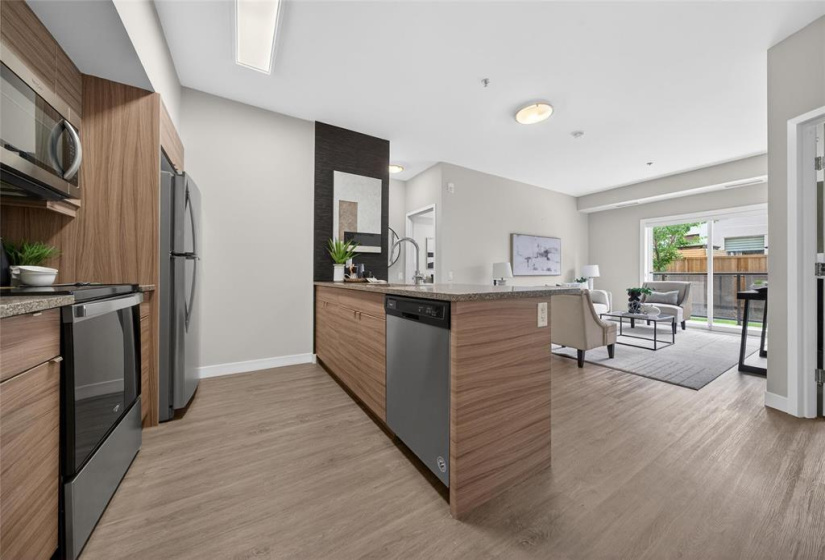 50 Philip Lee, 2 Bedrooms Bedrooms, 5 Rooms Rooms,1 BathroomBathrooms,Condominium,For Sale,Philip Lee