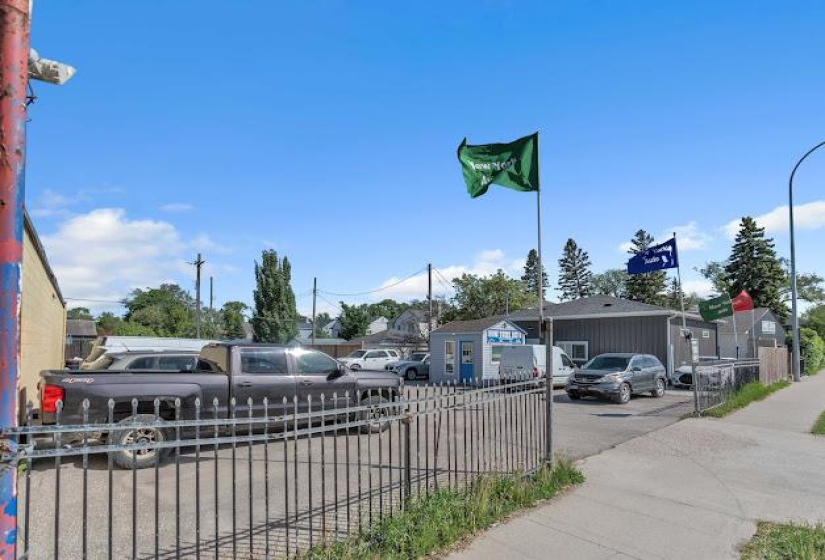 1585 Main, ,Industrial/comm/investmnt,For Sale,Main
