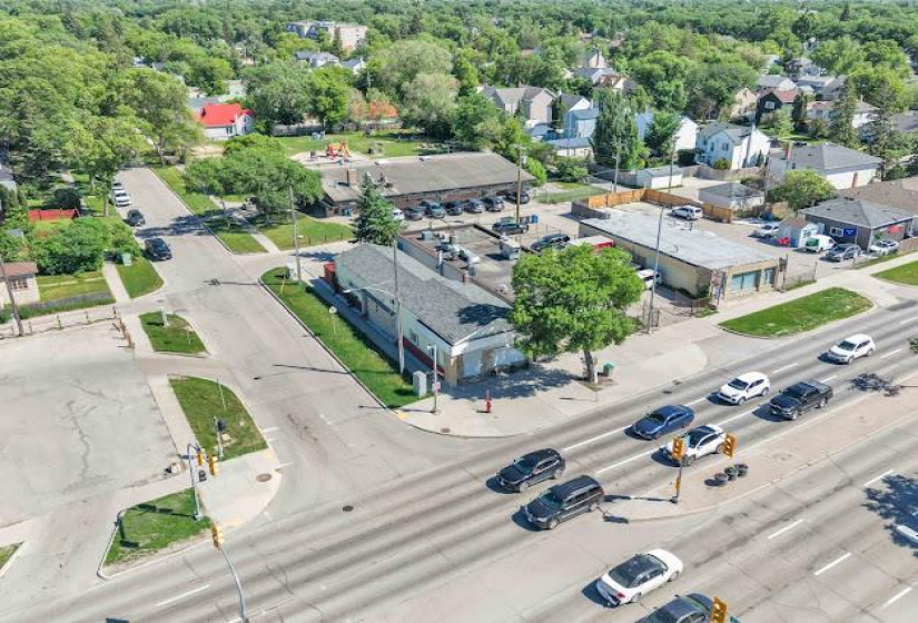 1585 Main, ,Industrial/comm/investmnt,For Sale,Main