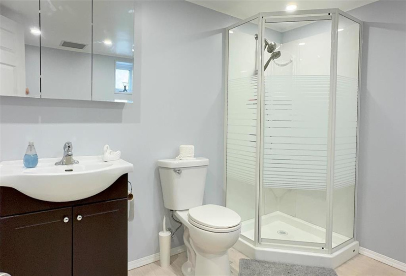 14 Mager, 2 Bedrooms Bedrooms, 8 Rooms Rooms,2 BathroomsBathrooms,Residential,For Sale,Mager