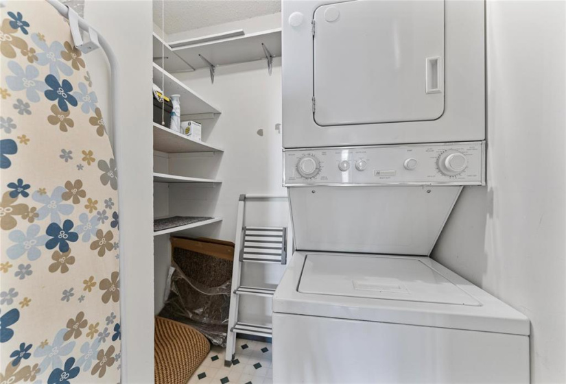 15 Kennedy, 2 Bedrooms Bedrooms, 7 Rooms Rooms,1 BathroomBathrooms,Condominium,For Sale,Kennedy