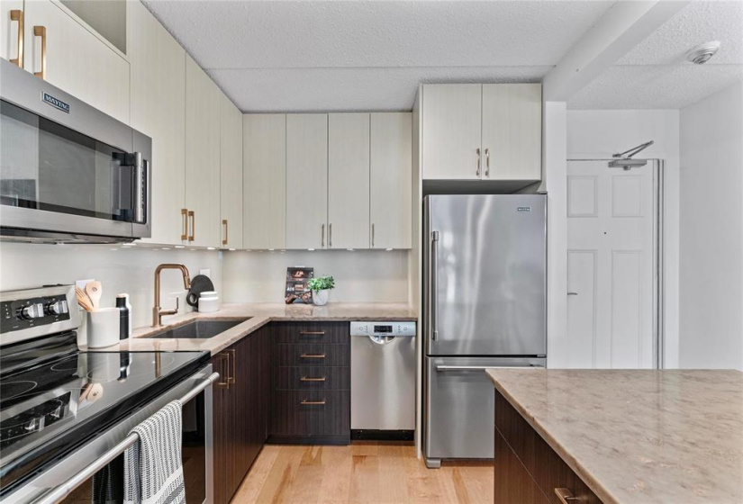 15 Kennedy, 2 Bedrooms Bedrooms, 7 Rooms Rooms,1 BathroomBathrooms,Condominium,For Sale,Kennedy