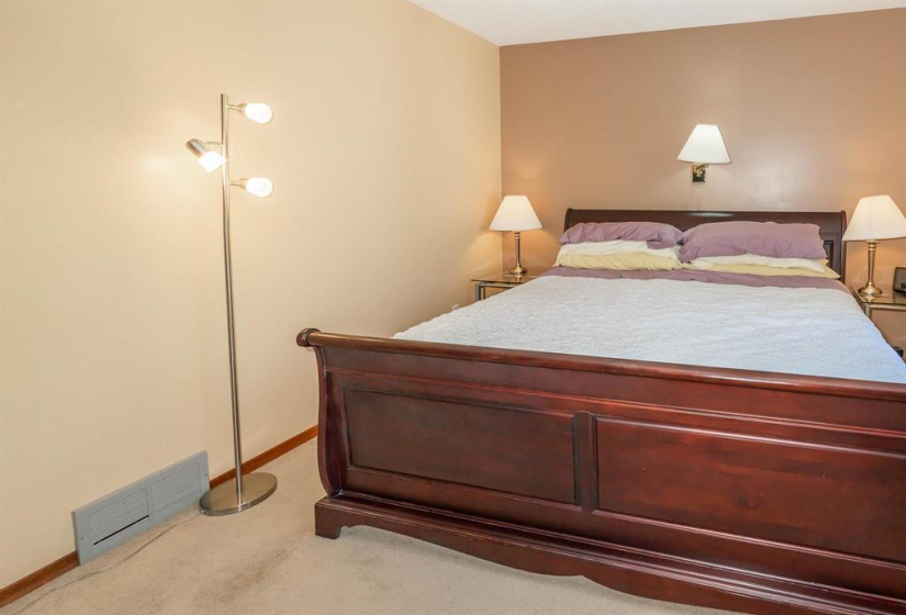 115 Dayton, 5 Bedrooms Bedrooms, 12 Rooms Rooms,3 BathroomsBathrooms,Residential,For Sale,Dayton