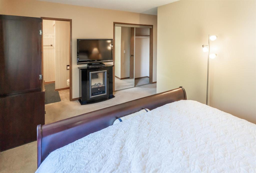 115 Dayton, 5 Bedrooms Bedrooms, 12 Rooms Rooms,3 BathroomsBathrooms,Residential,For Sale,Dayton