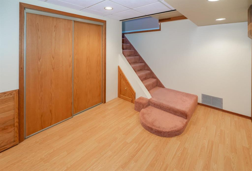 115 Dayton, 5 Bedrooms Bedrooms, 12 Rooms Rooms,3 BathroomsBathrooms,Residential,For Sale,Dayton