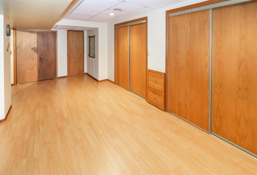 115 Dayton, 5 Bedrooms Bedrooms, 12 Rooms Rooms,3 BathroomsBathrooms,Residential,For Sale,Dayton