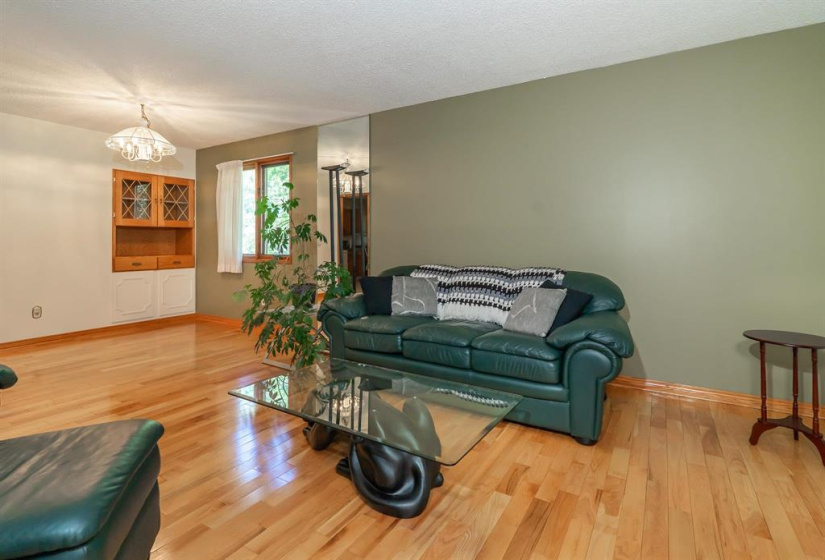 115 Dayton, 5 Bedrooms Bedrooms, 12 Rooms Rooms,3 BathroomsBathrooms,Residential,For Sale,Dayton