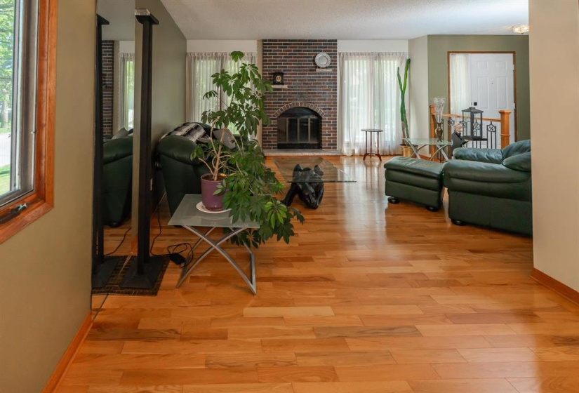 115 Dayton, 5 Bedrooms Bedrooms, 12 Rooms Rooms,3 BathroomsBathrooms,Residential,For Sale,Dayton