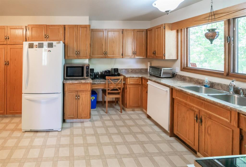 115 Dayton, 5 Bedrooms Bedrooms, 12 Rooms Rooms,3 BathroomsBathrooms,Residential,For Sale,Dayton