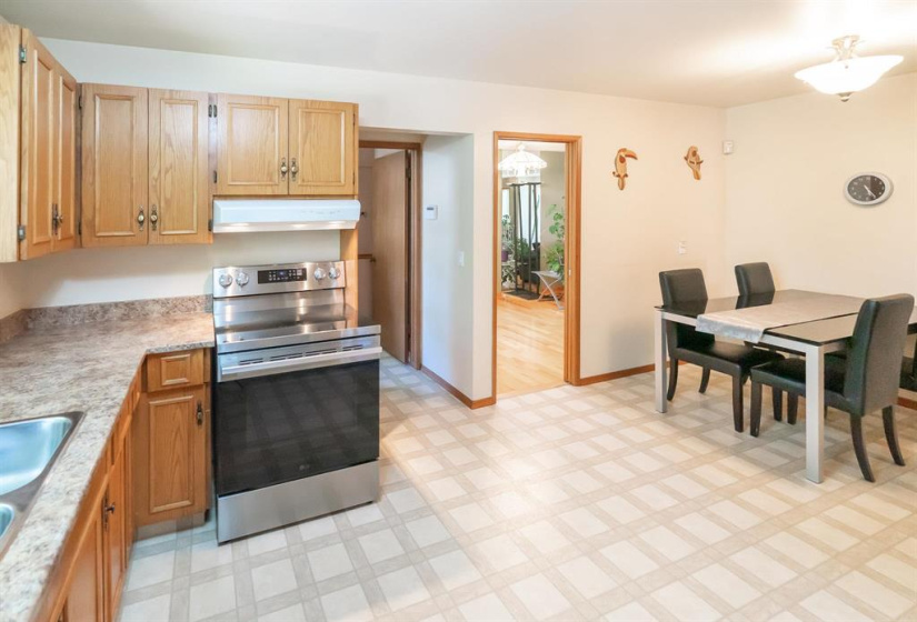 115 Dayton, 5 Bedrooms Bedrooms, 12 Rooms Rooms,3 BathroomsBathrooms,Residential,For Sale,Dayton