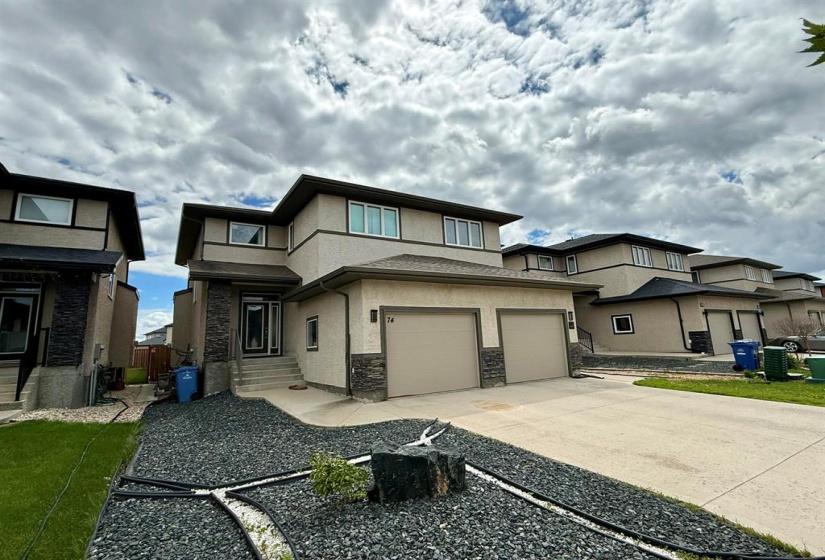 74 Lark Ridge, 3 Bedrooms Bedrooms, 10 Rooms Rooms,2 BathroomsBathrooms,Residential,For Sale,Lark Ridge