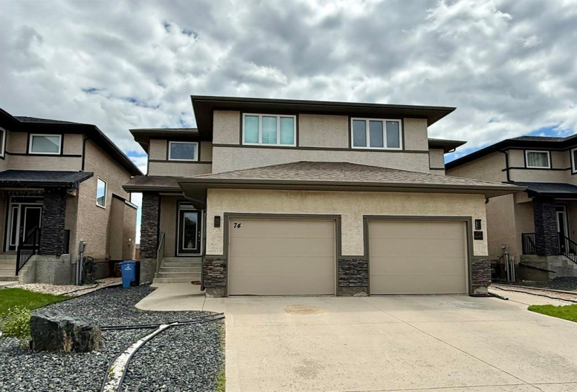 74 Lark Ridge, 3 Bedrooms Bedrooms, 10 Rooms Rooms,2 BathroomsBathrooms,Residential,For Sale,Lark Ridge