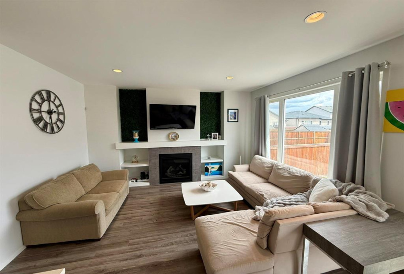 74 Lark Ridge, 3 Bedrooms Bedrooms, 10 Rooms Rooms,2 BathroomsBathrooms,Residential,For Sale,Lark Ridge