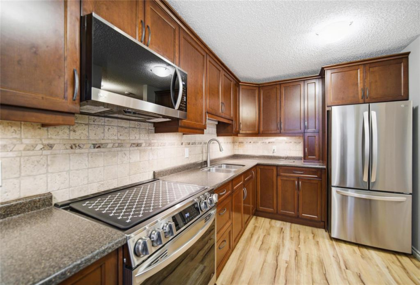1688 St Mary's, 2 Bedrooms Bedrooms, 12 Rooms Rooms,2 BathroomsBathrooms,Condominium,For Sale,St Mary's