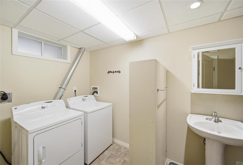 1688 St Mary's, 2 Bedrooms Bedrooms, 12 Rooms Rooms,2 BathroomsBathrooms,Condominium,For Sale,St Mary's