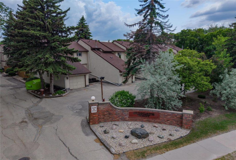 1688 St Mary's, 2 Bedrooms Bedrooms, 12 Rooms Rooms,2 BathroomsBathrooms,Condominium,For Sale,St Mary's