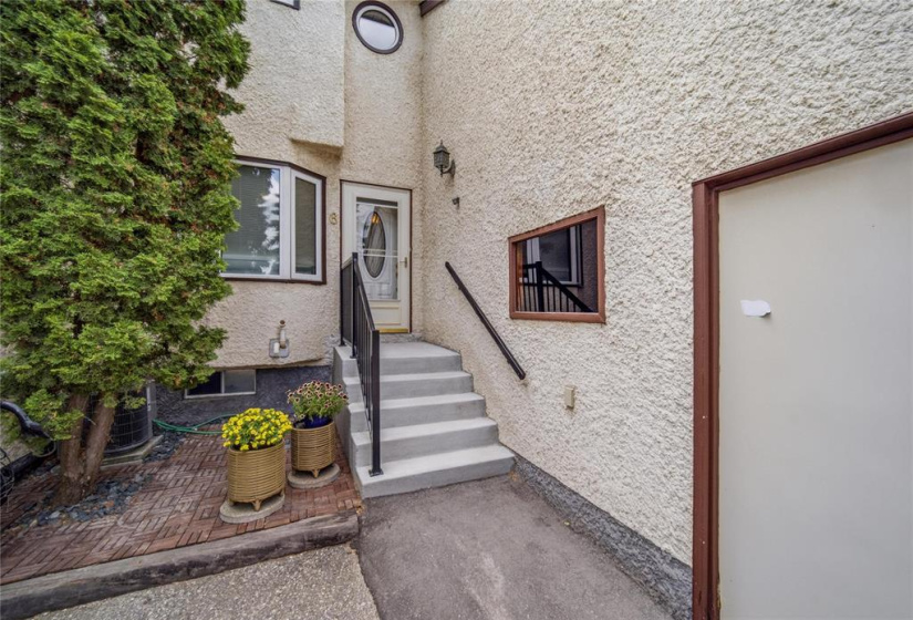 1688 St Mary's, 2 Bedrooms Bedrooms, 12 Rooms Rooms,2 BathroomsBathrooms,Condominium,For Sale,St Mary's