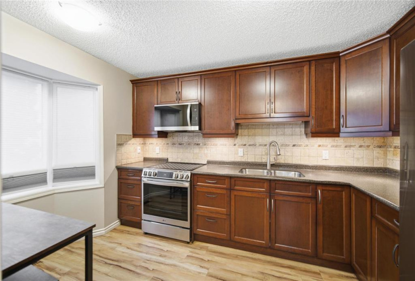 1688 St Mary's, 2 Bedrooms Bedrooms, 12 Rooms Rooms,2 BathroomsBathrooms,Condominium,For Sale,St Mary's