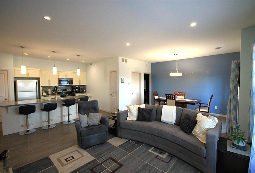 1276 old pth 59, 2 Bedrooms Bedrooms, 7 Rooms Rooms,2 BathroomsBathrooms,Condominium,For Sale,old pth 59