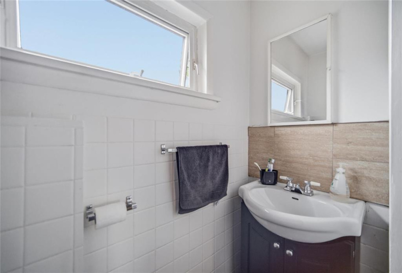 43 Ellesmere, 3 Bedrooms Bedrooms, 6 Rooms Rooms,1 BathroomBathrooms,Residential,For Sale,Ellesmere