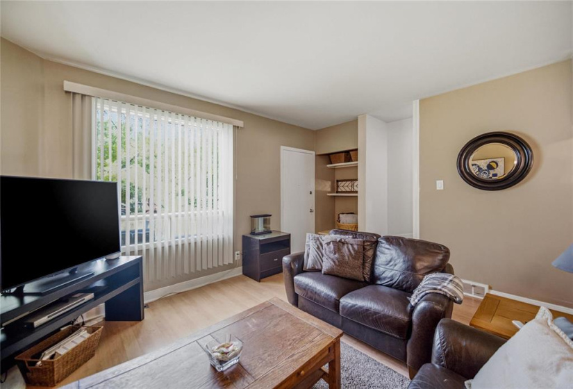 43 Ellesmere, 3 Bedrooms Bedrooms, 6 Rooms Rooms,1 BathroomBathrooms,Residential,For Sale,Ellesmere