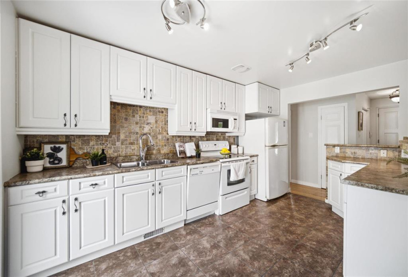 180 Harper, 4 Bedrooms Bedrooms, 10 Rooms Rooms,2 BathroomsBathrooms,Residential,For Sale,Harper