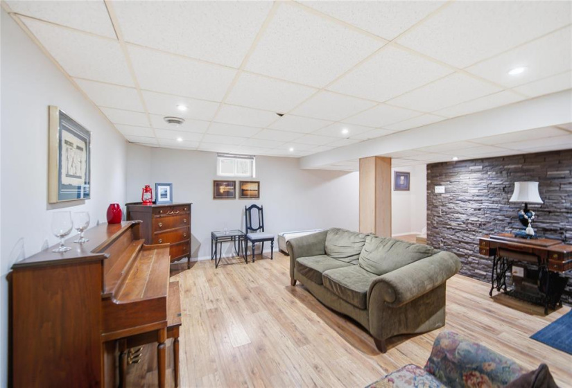 180 Harper, 4 Bedrooms Bedrooms, 10 Rooms Rooms,2 BathroomsBathrooms,Residential,For Sale,Harper