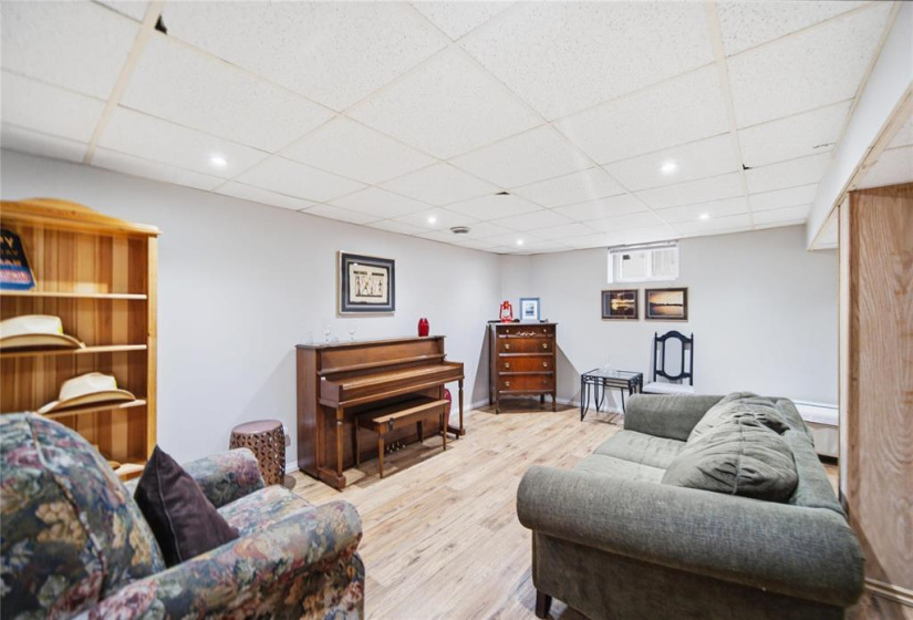 180 Harper, 4 Bedrooms Bedrooms, 10 Rooms Rooms,2 BathroomsBathrooms,Residential,For Sale,Harper