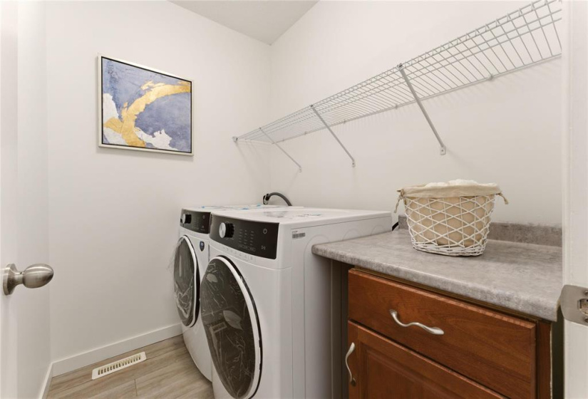 246 Point West, 3 Bedrooms Bedrooms, 13 Rooms Rooms,2 BathroomsBathrooms,Residential,For Sale,Point West