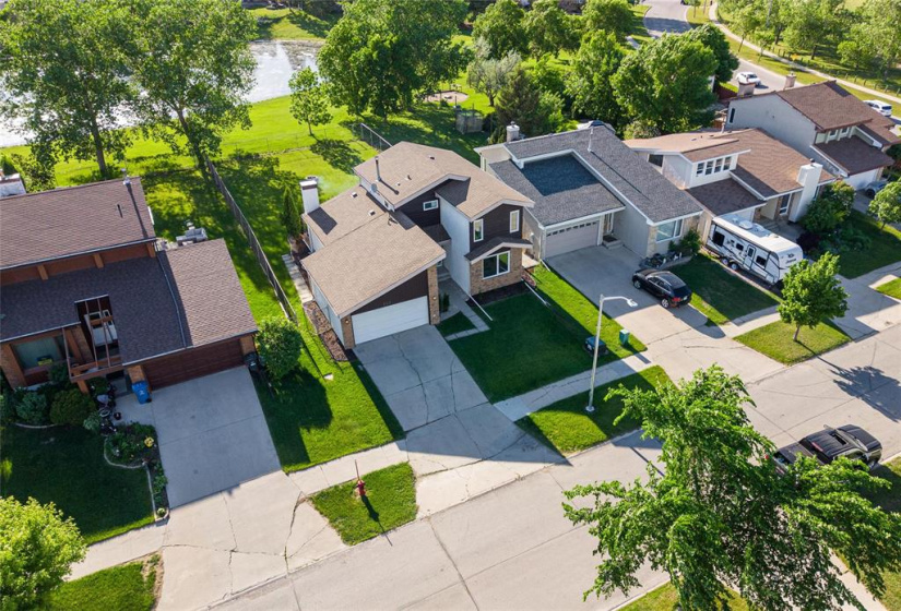 246 Point West, 3 Bedrooms Bedrooms, 13 Rooms Rooms,2 BathroomsBathrooms,Residential,For Sale,Point West
