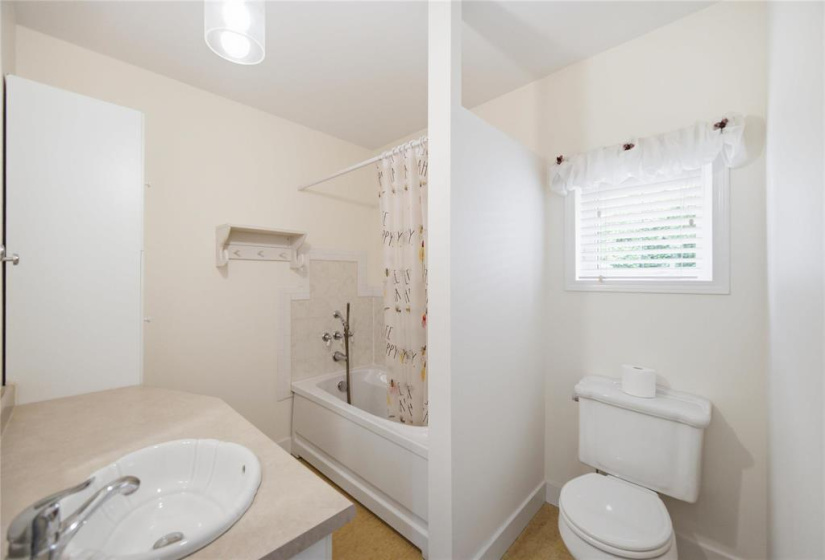 35 Main, 3 Bedrooms Bedrooms, 11 Rooms Rooms,2 BathroomsBathrooms,Residential,For Sale,Main