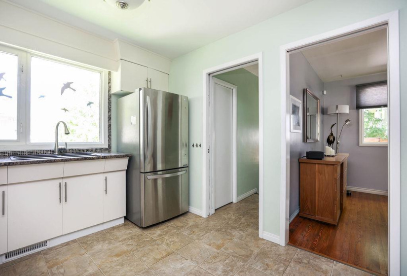 181 Moore, 3 Bedrooms Bedrooms, 12 Rooms Rooms,2 BathroomsBathrooms,Residential,For Sale,Moore