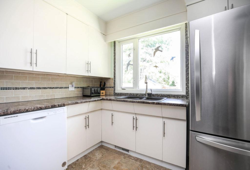 181 Moore, 3 Bedrooms Bedrooms, 12 Rooms Rooms,2 BathroomsBathrooms,Residential,For Sale,Moore