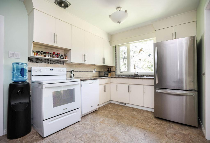 181 Moore, 3 Bedrooms Bedrooms, 12 Rooms Rooms,2 BathroomsBathrooms,Residential,For Sale,Moore