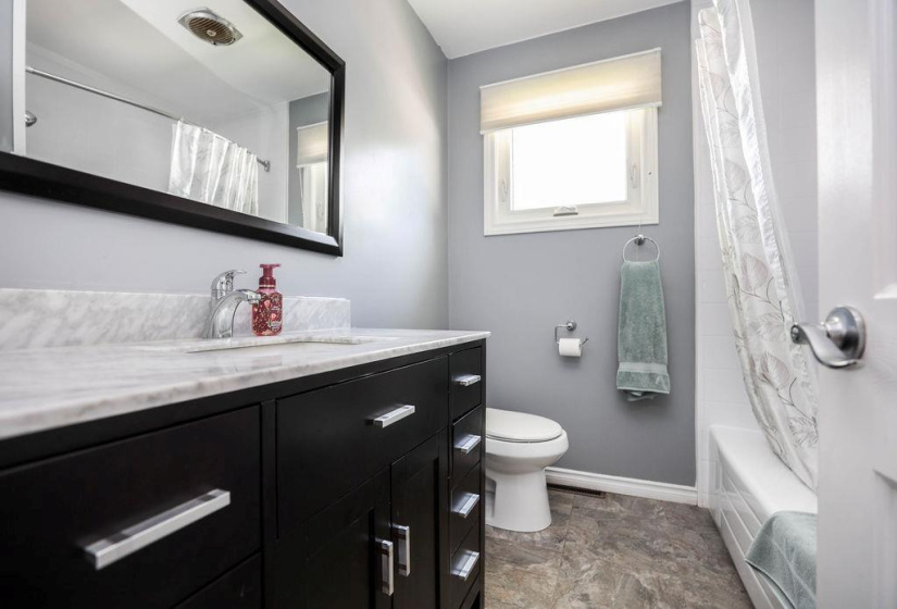 181 Moore, 3 Bedrooms Bedrooms, 12 Rooms Rooms,2 BathroomsBathrooms,Residential,For Sale,Moore
