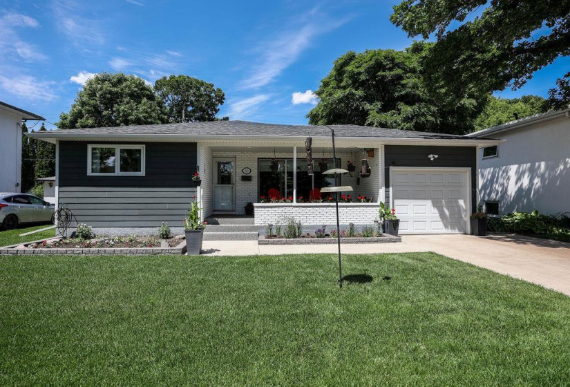 181 Moore, 3 Bedrooms Bedrooms, 12 Rooms Rooms,2 BathroomsBathrooms,Residential,For Sale,Moore