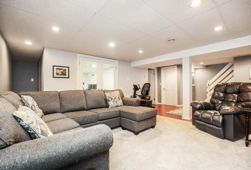 181 Moore, 3 Bedrooms Bedrooms, 12 Rooms Rooms,2 BathroomsBathrooms,Residential,For Sale,Moore